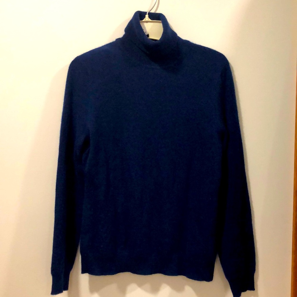 Lord & Taylor cashmere sweater